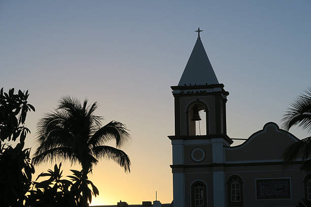 iglesia católica y la misión de san josé del cabo - town san jose del cabo mexico color image fotografías e imágenes de stock