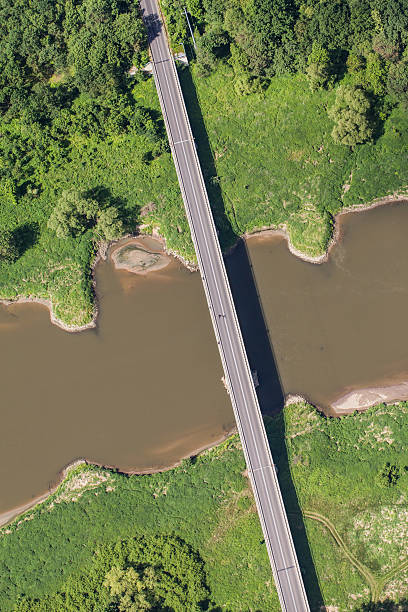 vista aérea del puente sobre río odra - odra river fotografías e imágenes de stock