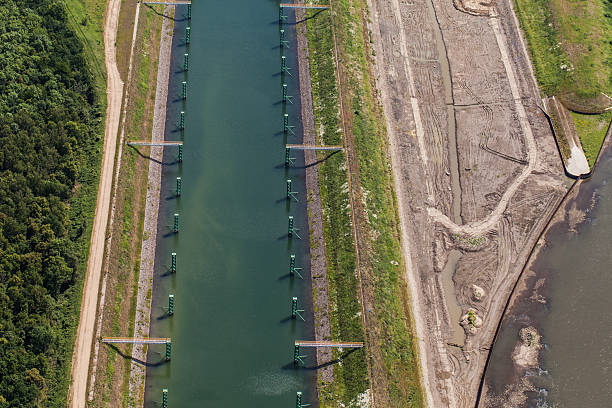 vista aérea de la odra al río - odra river fotografías e imágenes de stock