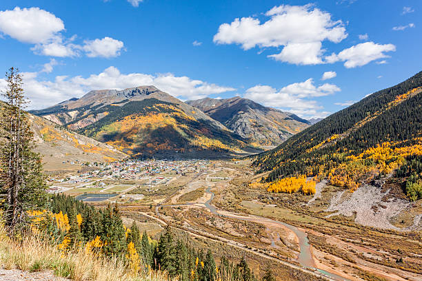 scenic silverton colorado no outono nos eua - silverton colorado - fotografias e filmes do acervo