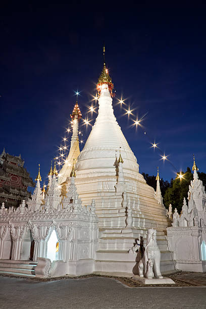 templo de phra que doi kong mu - mae hong son province - fotografias e filmes do acervo