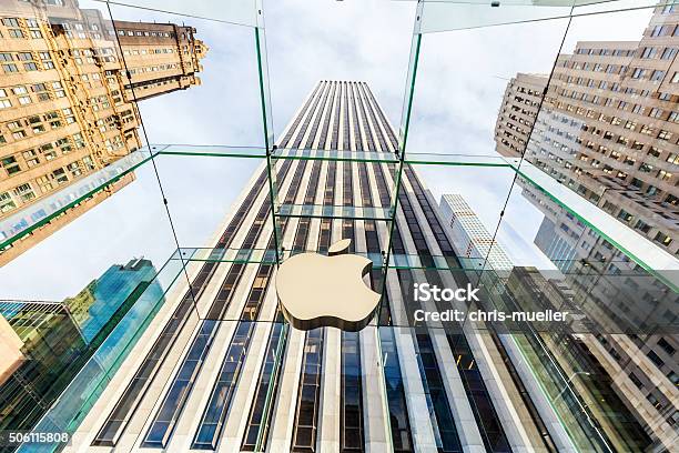Apple Store En 5th Avenue En Manhattan Nueva York Foto de stock y más banco de imágenes de Negocio - Negocio, Tecnología, Tienda - Lugar de comercio