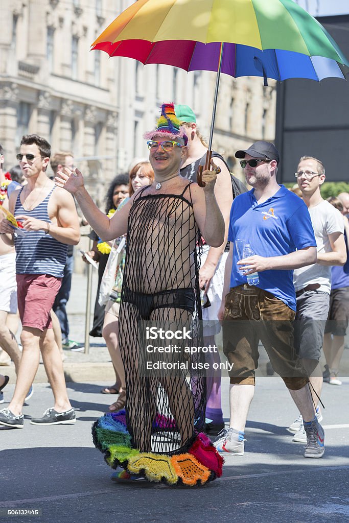 Participante del día de Christopher Street, Munich, Alemania - Foto de stock de Alemania libre de derechos