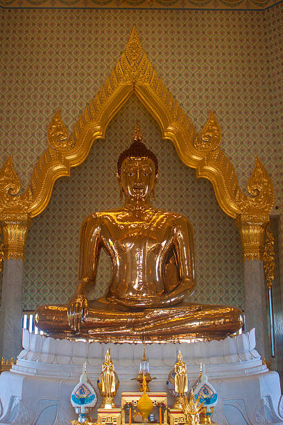 istock Pure gold Buddha in Wat Traimit Temple 506155095
