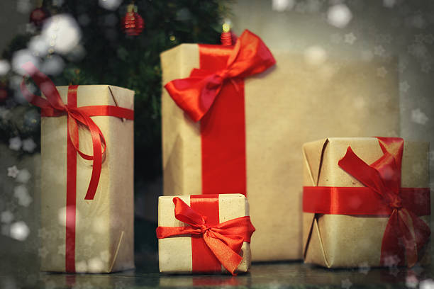istock many family Christmas gift 506173124