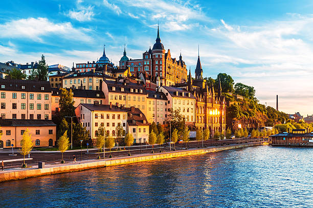 città vecchia di stoccolma, svezia - sweden foto e immagini stock