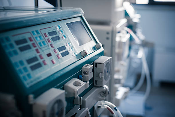 hemodialysis machine - dialyse photos et images de collection