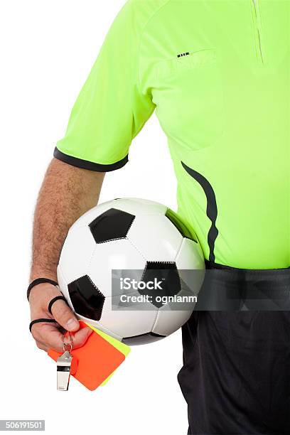 Arbitro Con Fischietto Carte E Palla - Fotografie stock e altre immagini di Accessorio personale - Accessorio personale, Arbitro, Attrezzatura