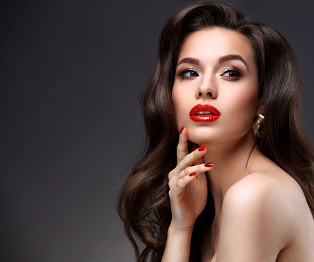 Beauty Model Woman With Long Brown Wavy Hair Red Lips Stock Photo -  Download Image Now - iStock