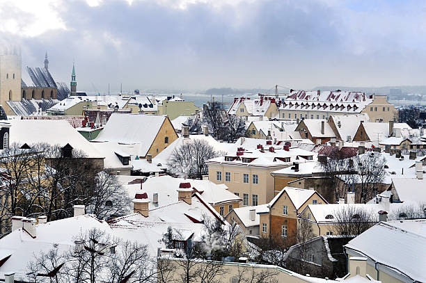 istock Old town in Tallinn during a gray winter day 506202380