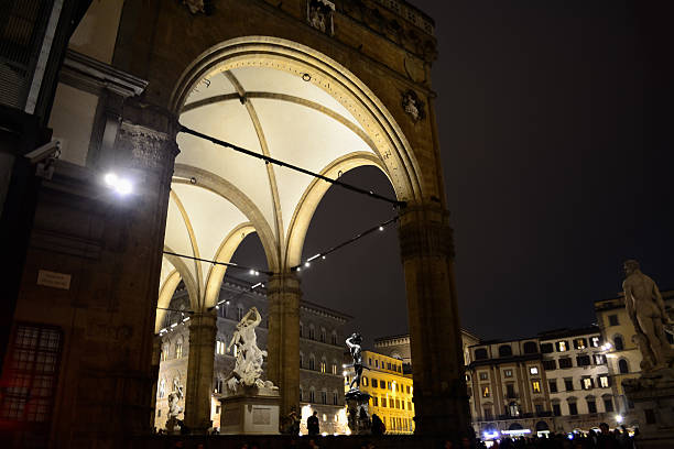istock Loggia dei Lanzi by night 506218742