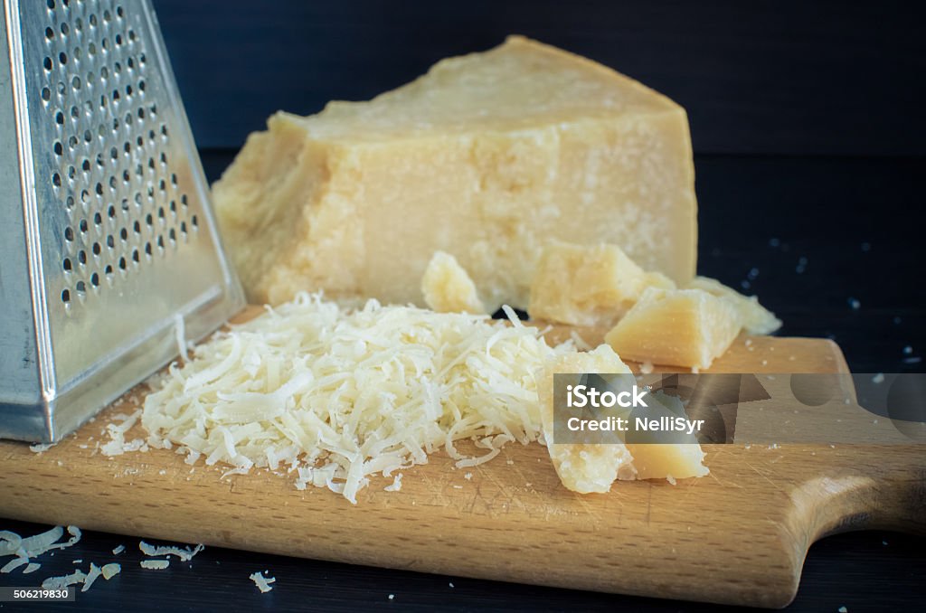 Haufen von geriebenem Parmesan - Lizenzfrei Parmesan Stock-Foto