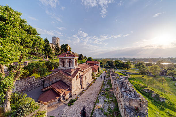 белград крепость и kalemegdan парк - belgrade serbia стоковые фото и изображения
