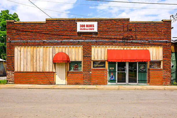 The 308 Blues club and cafe in Indianola MS MS, USA - June 10, 2015: The nationally-known 308 Blues Club and Cafe in Indianola MS. One of the two original juke joints that offers real in-your-face blues music mississippi delta stock pictures, royalty-free photos & images