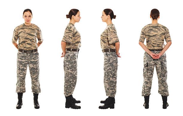 jeune fille en uniforme militaire - camouflage pants photos et images de collection
