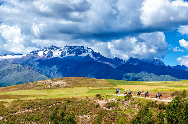 los andes en perú - anoxia fotografías e imágenes de stock