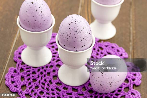 Huevos De Pascua Y Cestas Foto de stock y más banco de imágenes de Alimento - Alimento, Arte y artesanía, Artesanía