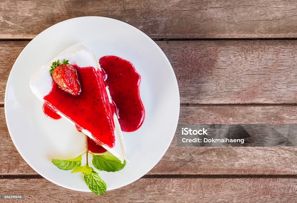 Fresa crepé pastel arriba vista - Foto de stock de Tarta - Postre libre de derechos