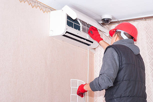 istock cleaning and repairs the air conditioner 506321610