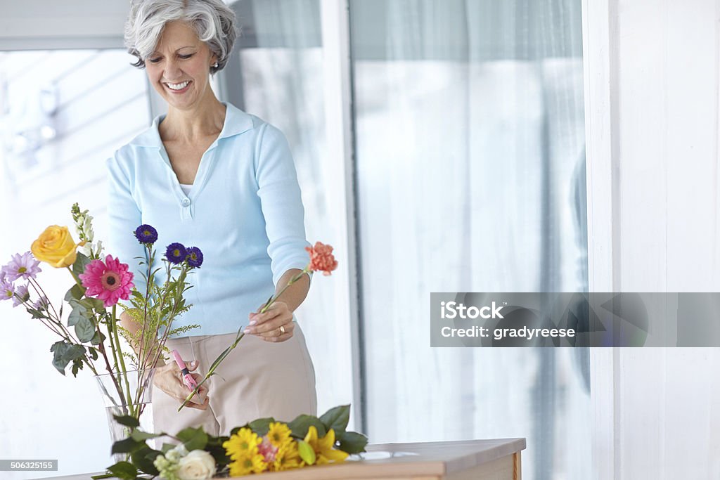 Hinzufügen von einem Hauch von Farbe - Lizenzfrei Blumenkunst Stock-Foto