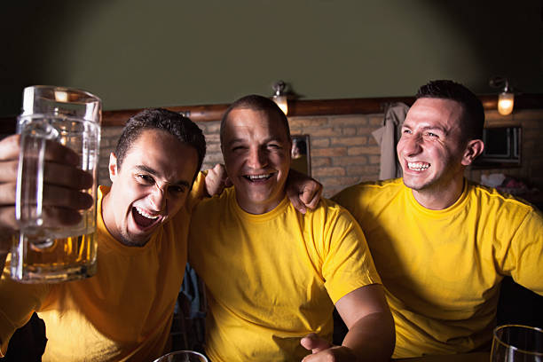 istock Sport fans In Pub 506328913