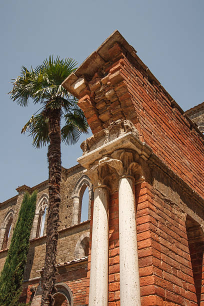 o abadia de são galgano - italy old ruin abbey basilica imagens e fotografias de stock