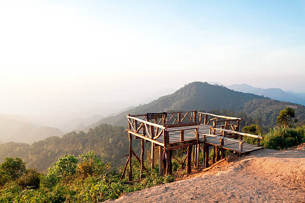 mon sone punto de vista del monte ang khang, chang mai - thailand mountain chiang mai province mountain range fotografías e imágenes de stock