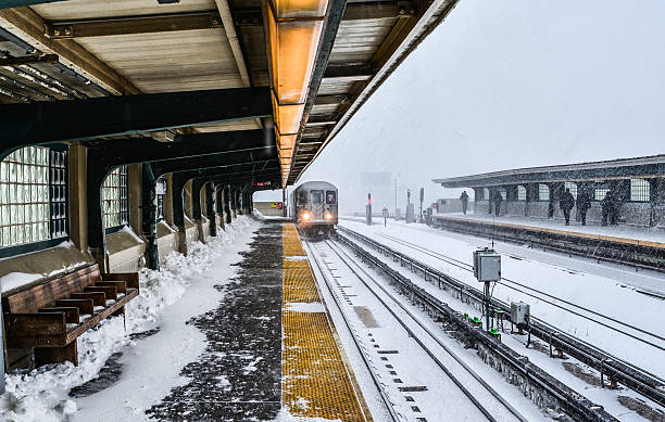 7 tren nueva york - sunnyside fotografías e imágenes de stock