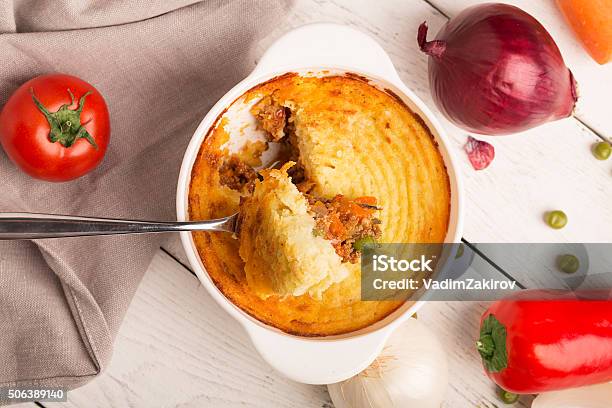 Foto de Do Pastor Torta Com Batata e mais fotos de stock de Almoço - Almoço, Amarelo, Assado no Forno