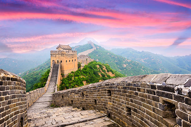 great wall of china - reizen in azië stockfoto's en -beelden