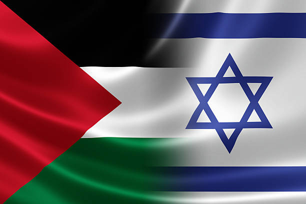 nahaufnahme von einem zusammengefasst israelisch-palästinensische flagge - jewish state stock-fotos und bilder
