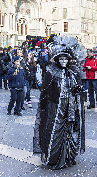 versteckte person 2012-karneval von venedig - carnival mardi gras masqué costume stock-fotos und bilder