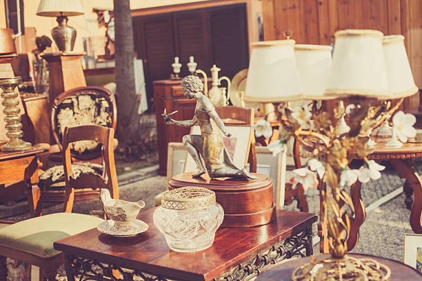 istock Flea market in Italy 506503578