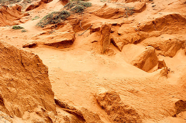 оранжевый песчаные дюны текстуру фона - sand dune sand orange california стоковые фото и изображения