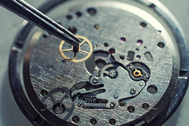 pinça e desmontado relógios mecânica - watch maker work tool watch equipment - fotografias e filmes do acervo