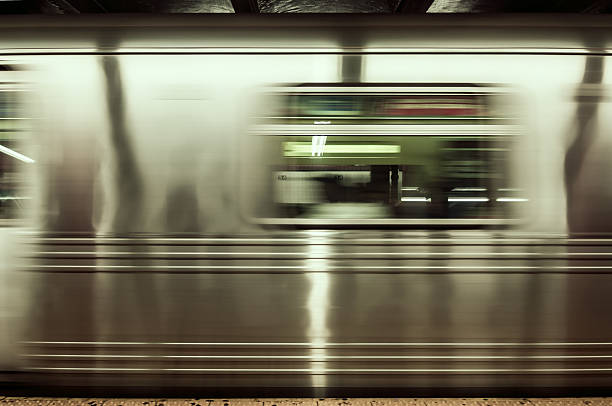 metro de nueva york - cross procesed fotografías e imágenes de stock