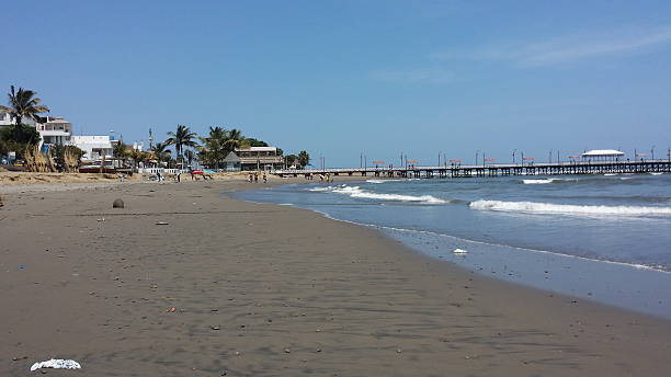 un место de surf à huanchaco - huanchaco стоковые фото и изображения