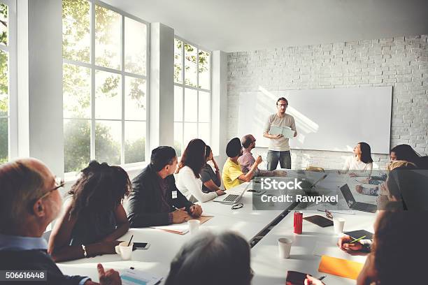 Foto de Reunião De Negócios Conexão Conceito De Negócios Corporativo e mais fotos de stock de Adulto