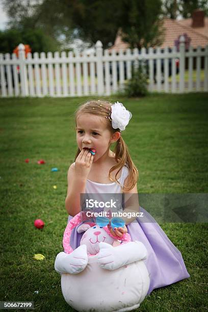 Foto de Menina Feliz Páscoa Series e mais fotos de stock de 4-5 Anos - 4-5 Anos, Caça ao ovo da Páscoa, Cesta de Páscoa