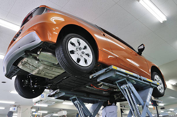 istock Car maintenance shop 506695499