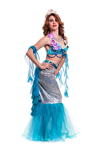 Donna Di Carnevale Ballerina Vestito Come Un Sirena In Posa Isolato Su -  Fotografie stock e altre immagini di Abbigliamento - iStock