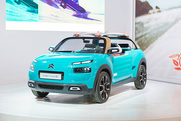 c4-citroën c4 cactus m concetto auto cabrio - hatchback car c4 citroen foto e immagini stock