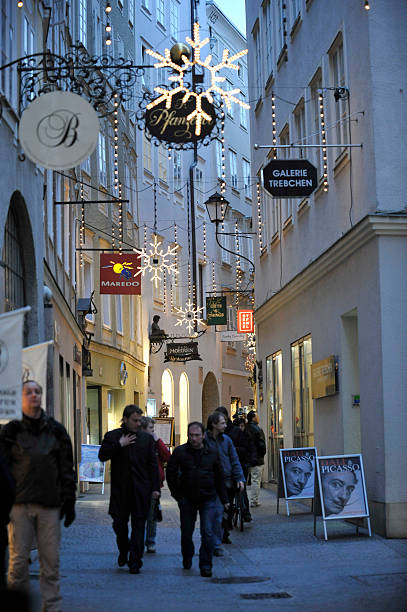 cidade de salzburgo em natal - weihnachtlich - fotografias e filmes do acervo