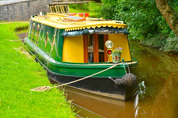 istock Monmouthshire & Brecon Canal 506757829