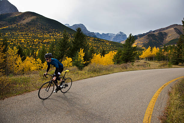 road bike rider - usa action adventure aspen tree fotografías e imágenes de stock