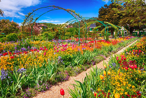 istock Spring garden, Giverny, France 506765774