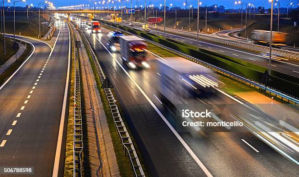 Four Lane Kontrollierter Zugriff Autobahn In Polen Stockfoto und mehr Bilder von Schweres Nutzfahrzeug - Schweres Nutzfahrzeug, Kleinlastwagen, Fracht