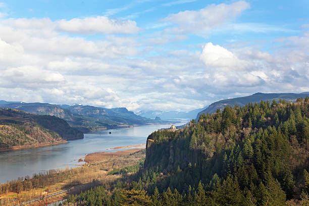 istock Crown Point Overlooking Columbia River Gorge Daytime 506790350