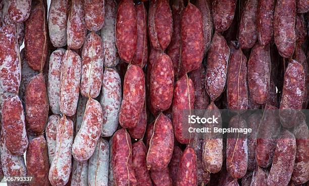 Salami Italiano Foto de stock y más banco de imágenes de Alimento - Alimento, Carne, Carne de cerdo
