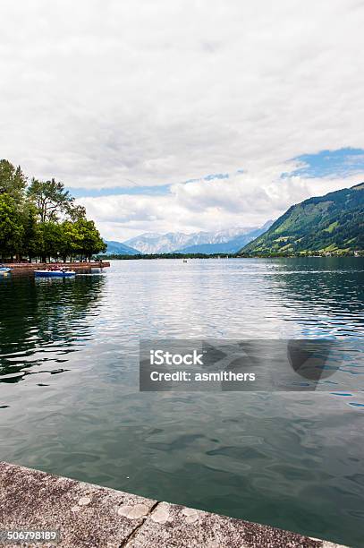 Lakeside Nello Zell Am See - Fotografie stock e altre immagini di Acqua - Acqua, Alpi, Ambientazione esterna